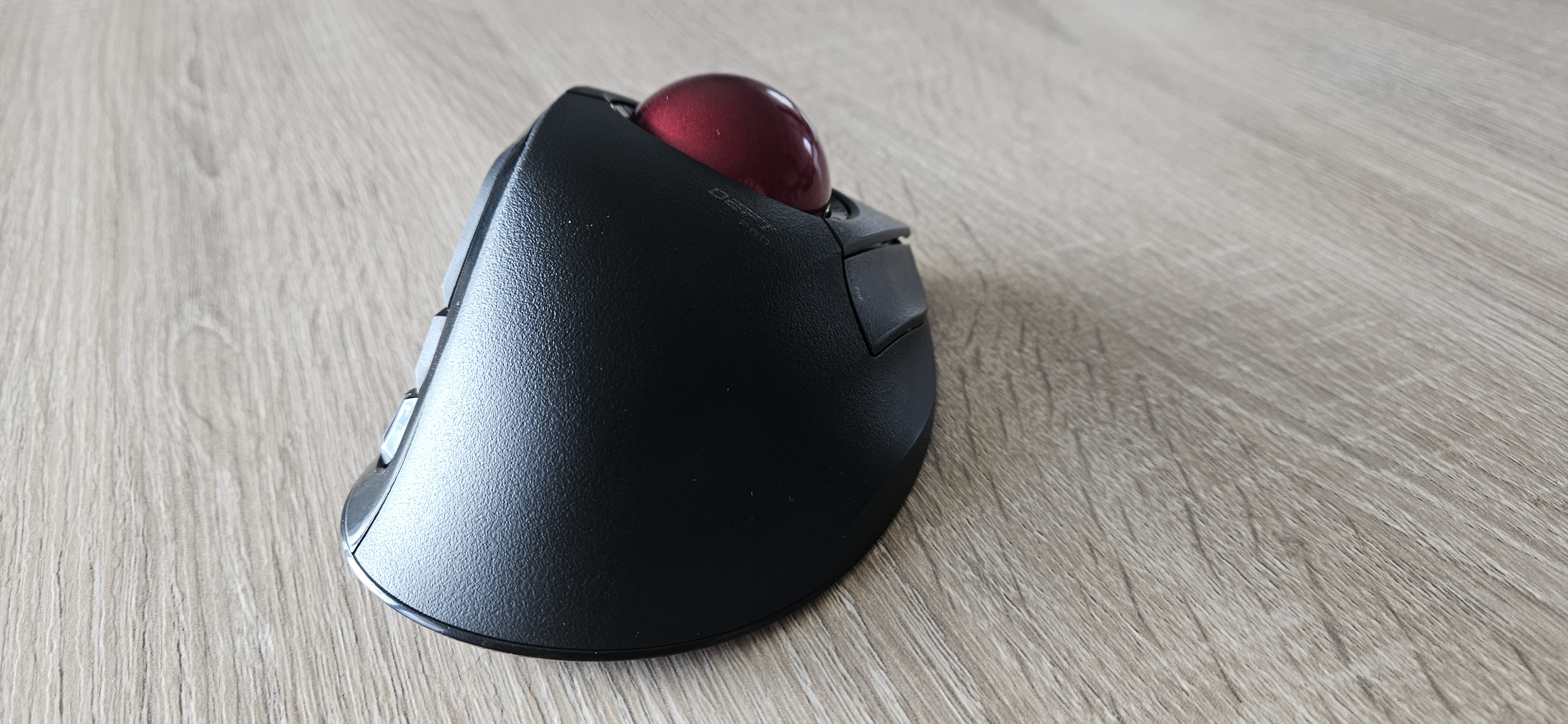 Back view of the Deft Pro (black trackball with red ball)