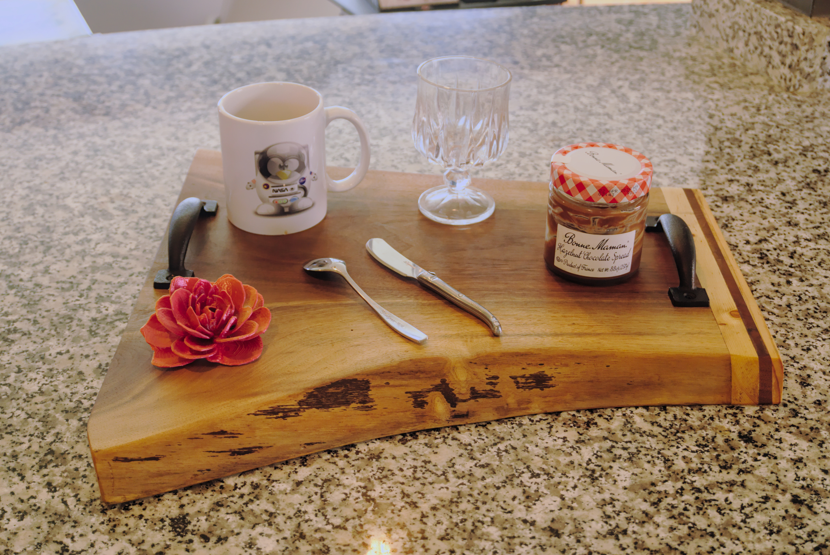 Walnut (hardwood) - L:17.5" W:15" H:1.5"